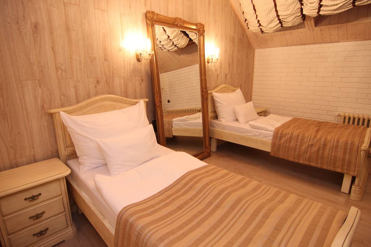 Junior Suite (Spa access included) | Hypo-allergenic bedding available, minibar, in-room safe, desk