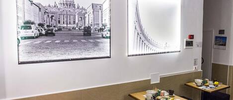 Petit déjeuner en libre-service compris tous les jours