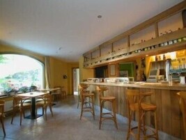 Bar (en el alojamiento)