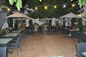 Breakfast and lunch served - Coral (Sant Feliu de Guixols)