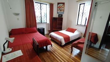 Caja de seguridad en la habitación y cortinas blackout