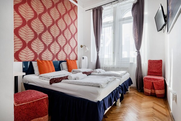 Standard Twin Room - Europa Centerpoint Guesthouse (Budapest)