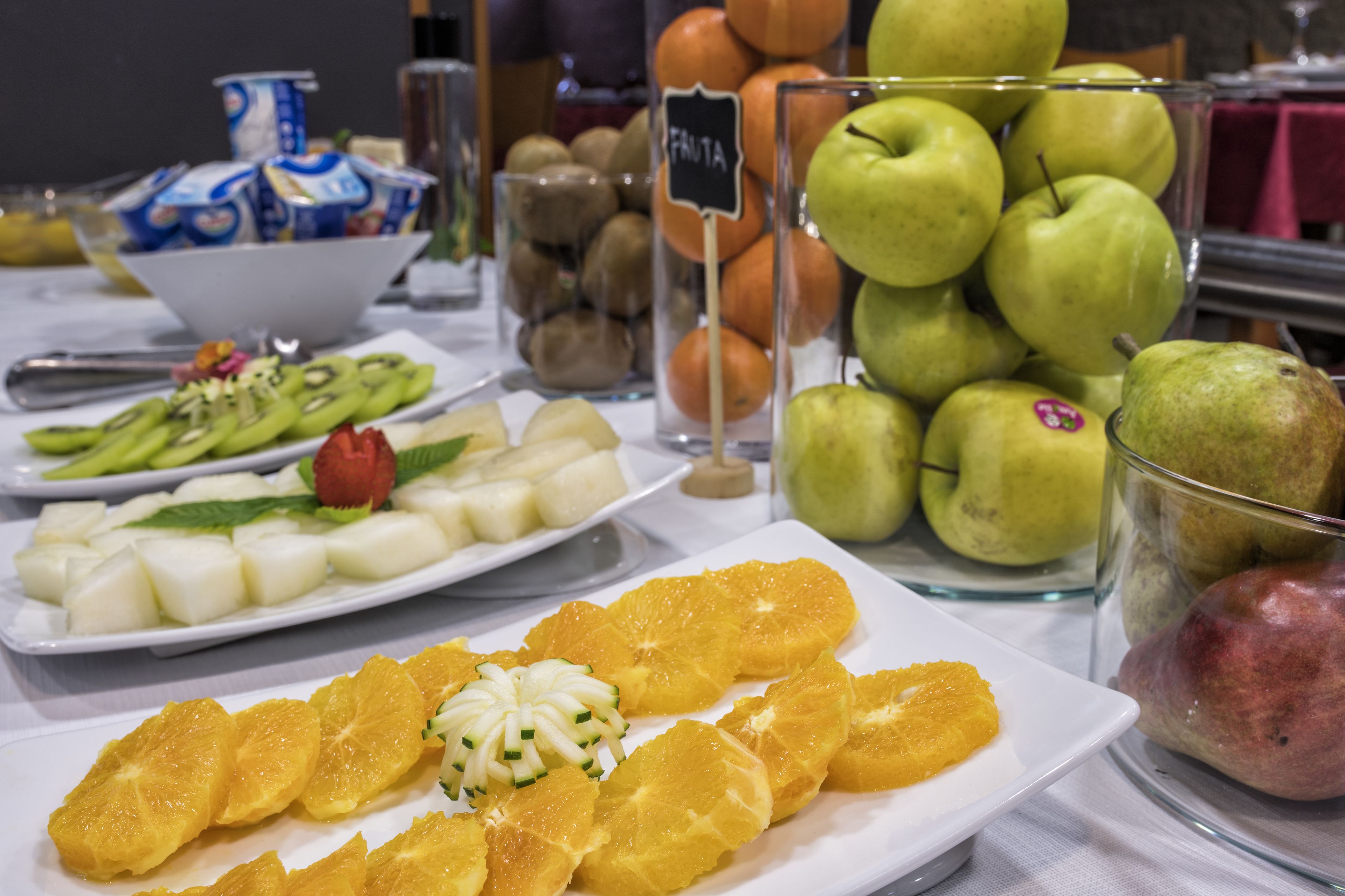 daily continental breakfast (eur 9 per person)