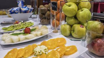 Daily continental breakfast (EUR 9 per person)
