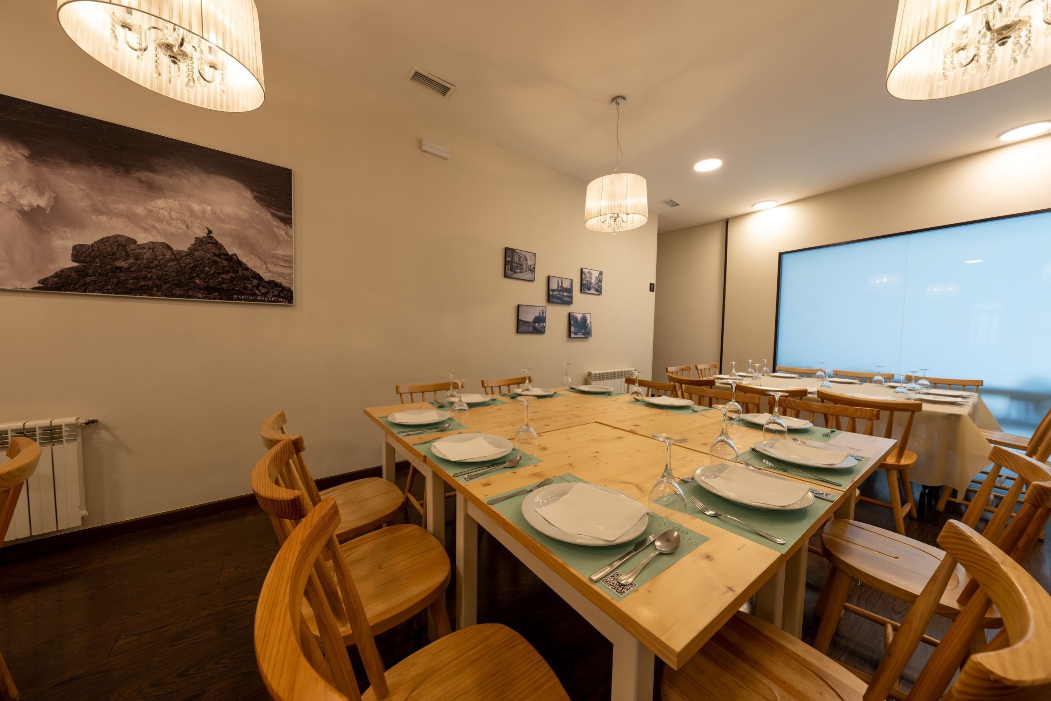 breakfast, lunch, dinner served; regional cuisine