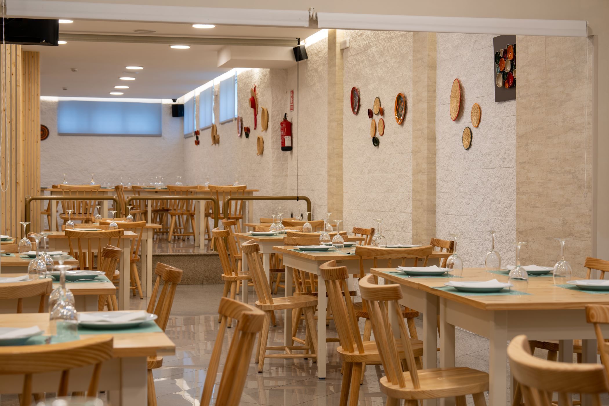 breakfast, lunch, dinner served; regional cuisine