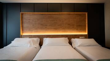 Triple Room | In-room safe, desk, blackout curtains, cots/infant beds