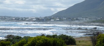 138 Marine Beachfront Guesthouse