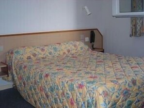 Select Comfort beds, cribs/infant beds, rollaway beds, free WiFi