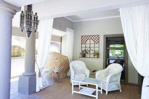 Terrace/patio - Belmonte Guesthouse (Paarl)