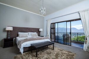 Double Room | Hypo-allergenic bedding, in-room safe, desk, iron/ironing board