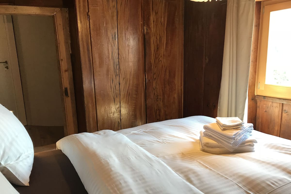 Comfort driepersoonskamer | 1 slaapkamer, Select Comfort-bedden, gratis wifi