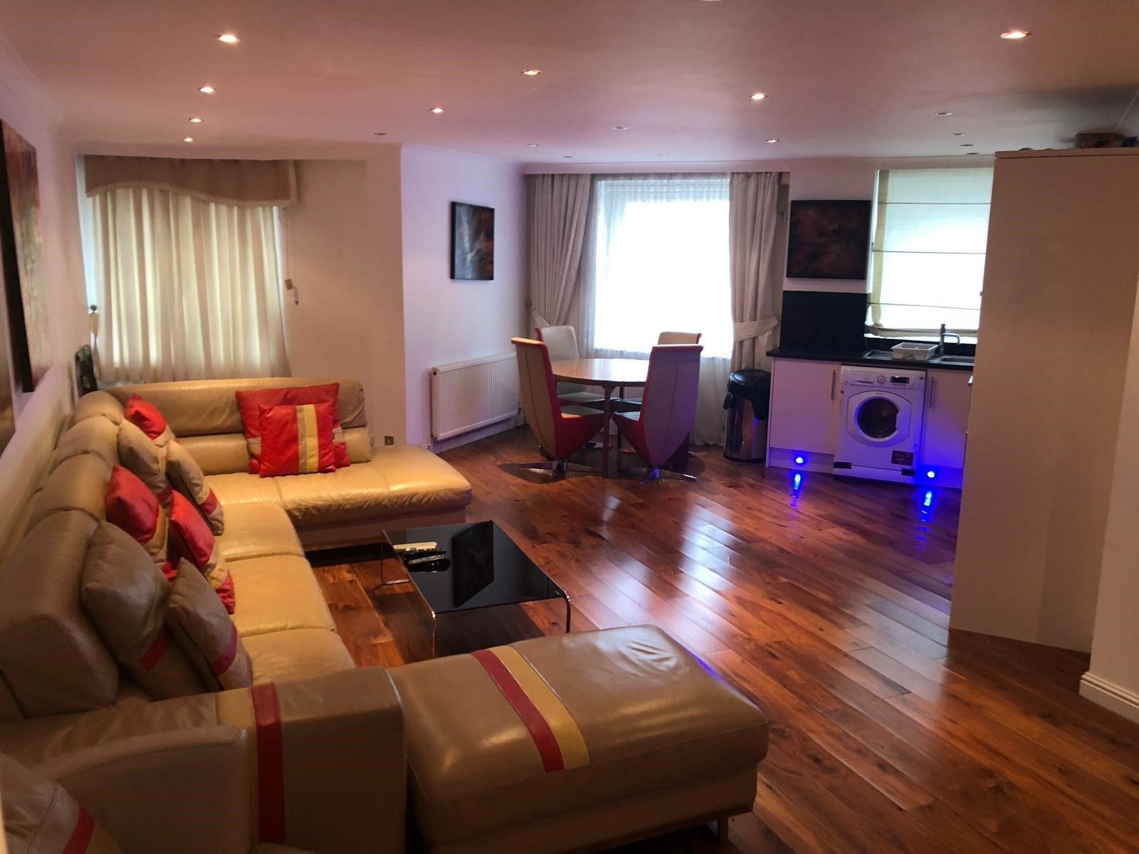 Executive-huoneisto, 3 makuuhuonetta | Oleskelualue | Taulutelevisio