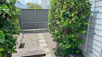 3 Bedroom Apartment with 2 Showers and Full Kitchen | Terrace/patio