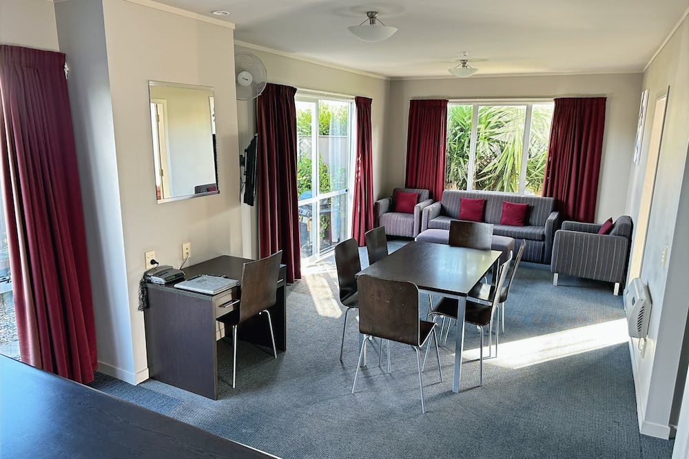 Arena Lodge