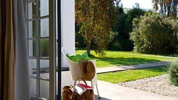 Luxury Double Room, 1 King Bed | Garden view
