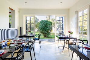 Free buffet breakfast