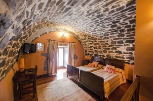 Double Room | Memory foam beds, desk, cribs (free), rollaway beds (surcharge)
