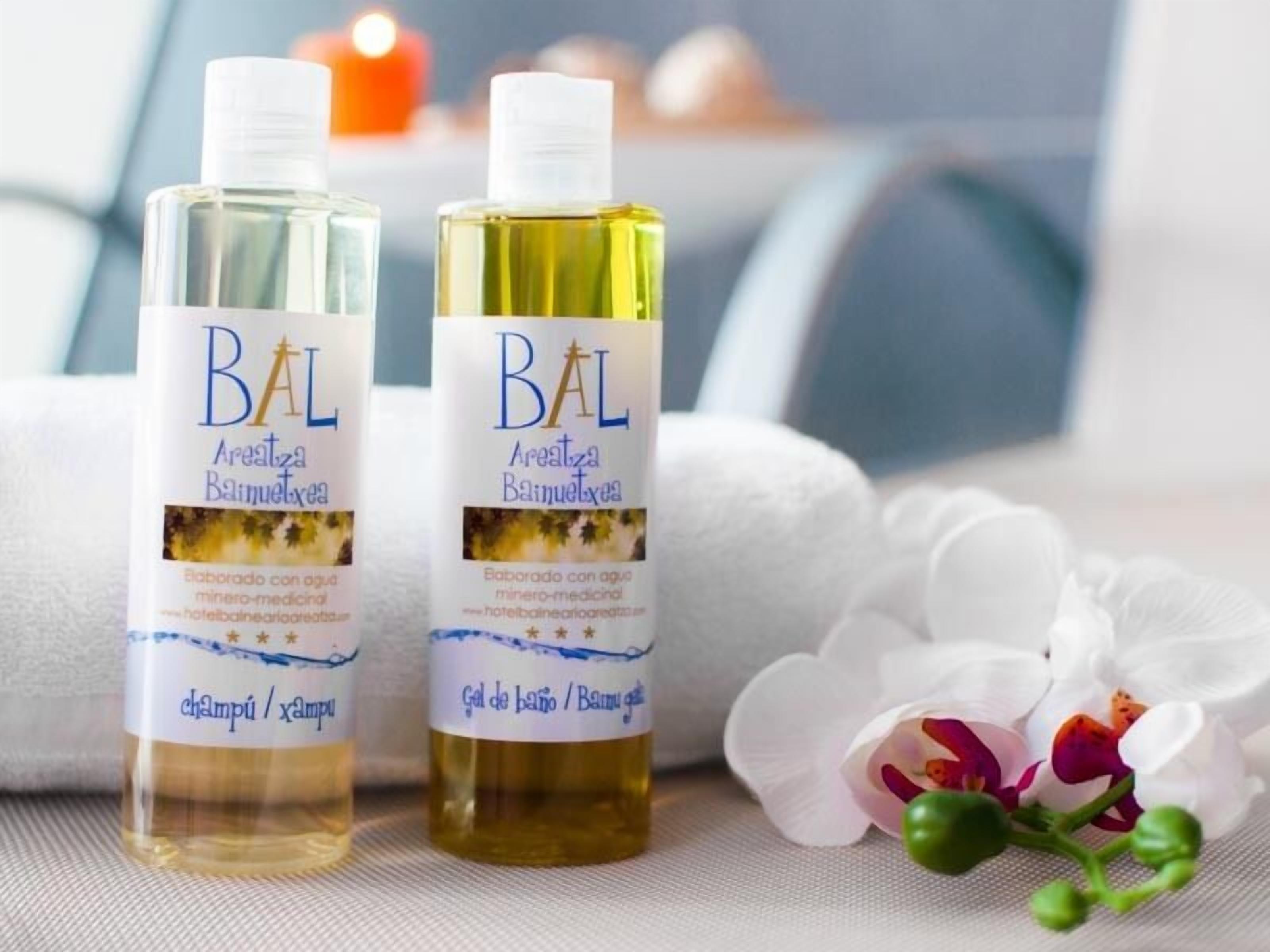 couples treatment room(s), sauna, turkish bath/hammam, body treatments