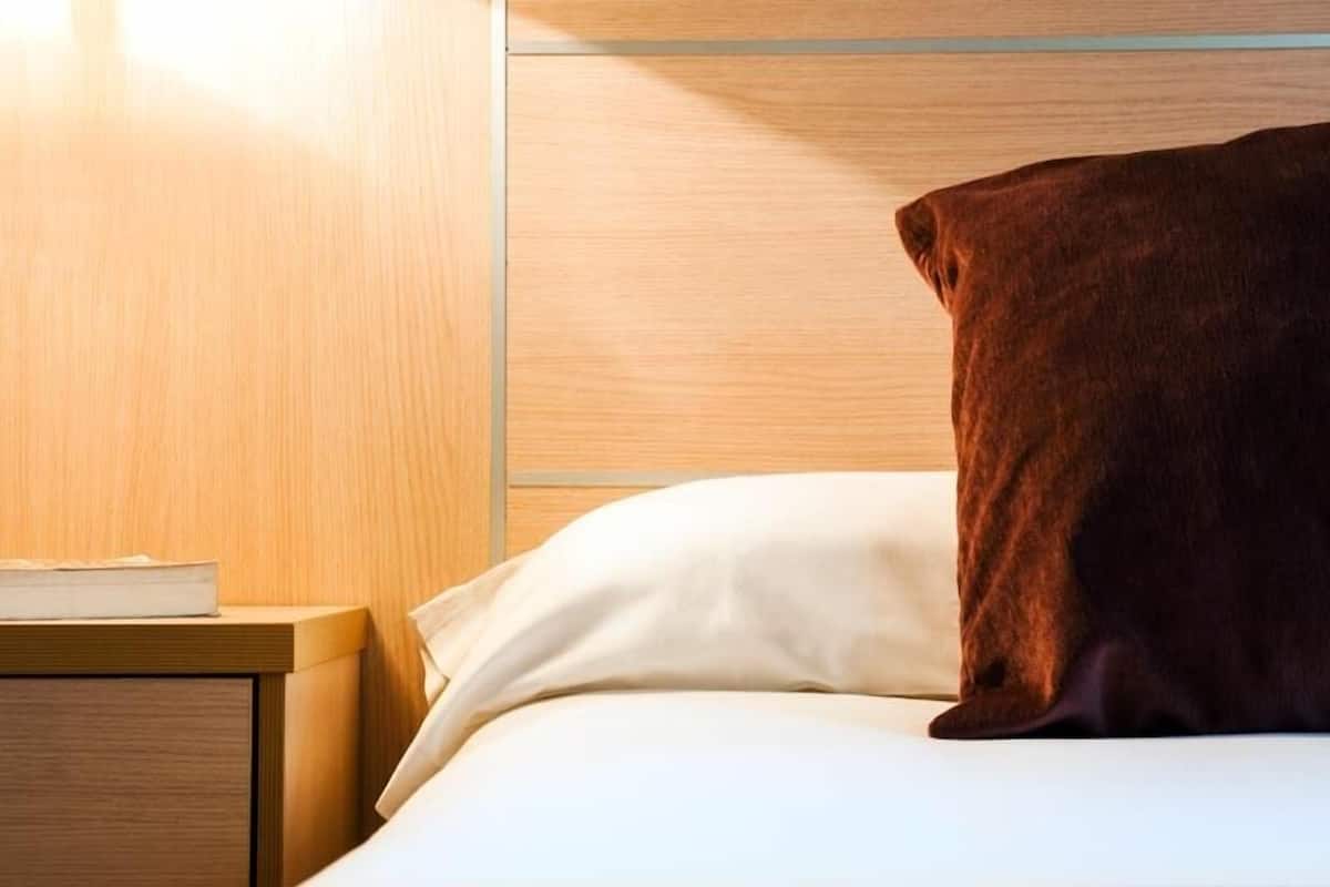 Double or Twin Room | Minibar, in-room safe, desk, blackout curtains