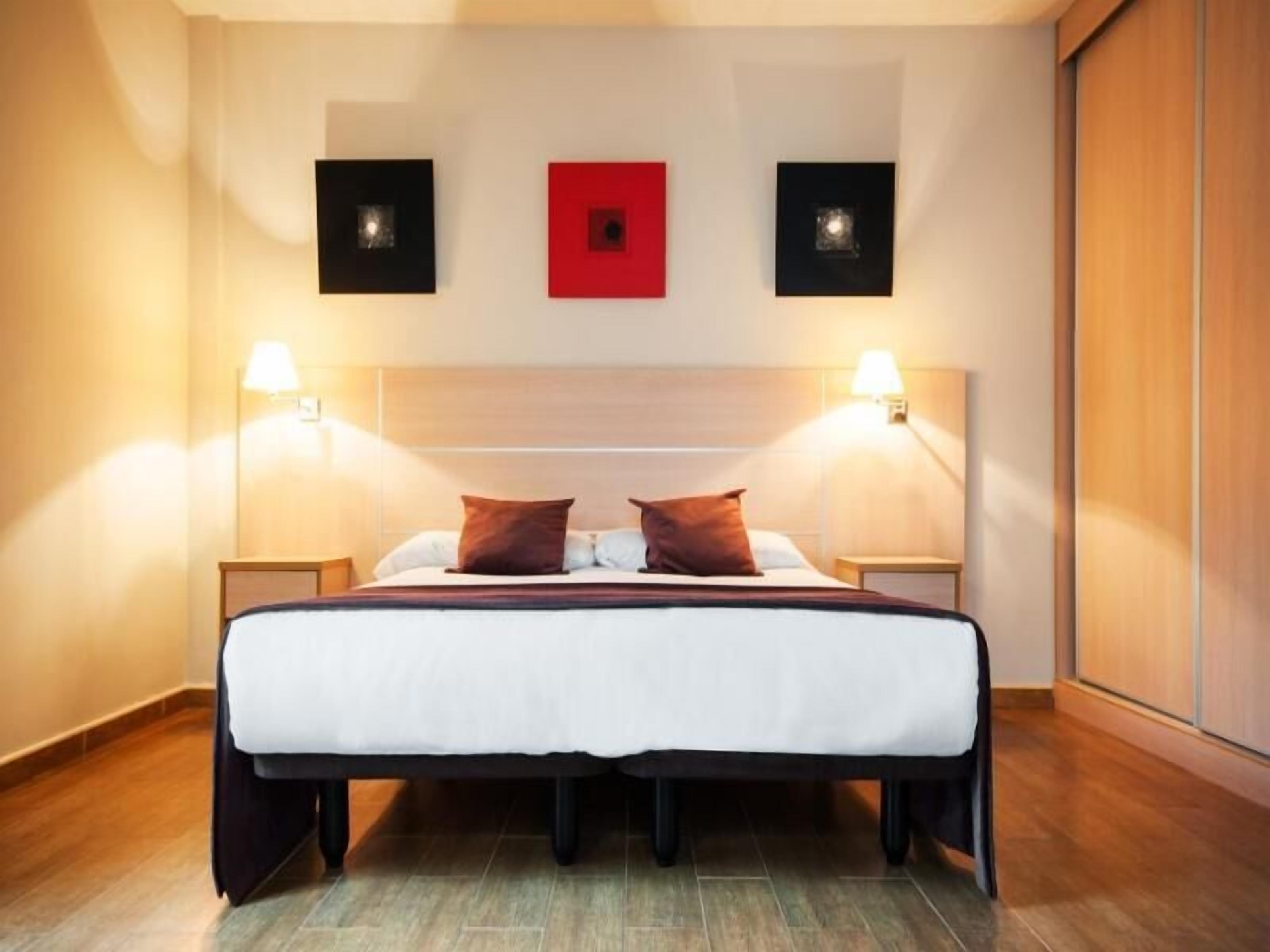 Minibar, in-room safe, desk, blackout curtains
