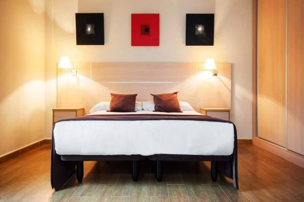 Minibar, in-room safe, desk, blackout curtains