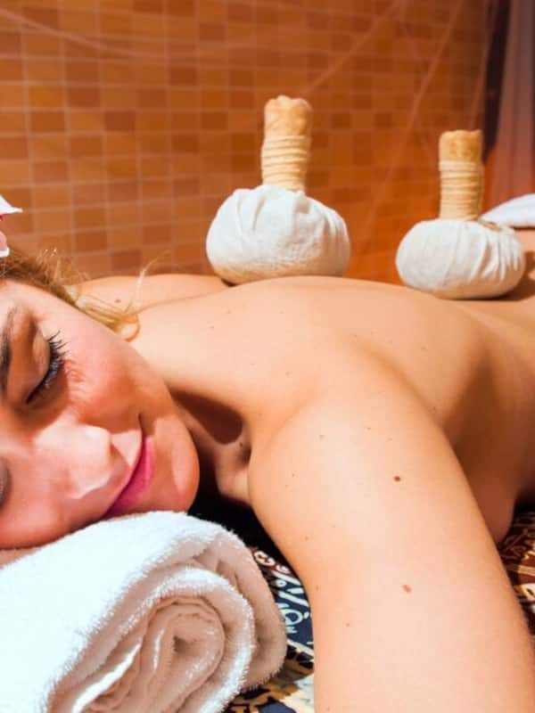Couples treatment room(s), sauna, Turkish bath/hammam, body treatments