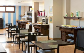 Breakfast and dinner served  - Hotel Balneario Areatza (Areatza)