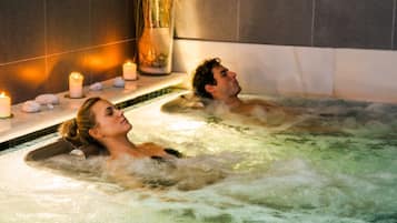 Behandelingskamers voor koppels, een sauna, een Turks bad/hammam