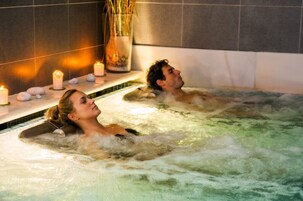 Salas para tratamentos a dois, sauna seca, banho turco/hammam