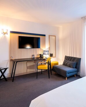 Room, 1 Double Bed with Sofa bed, Accessible | In-room safe, desk, soundproofing, free cots/infant beds