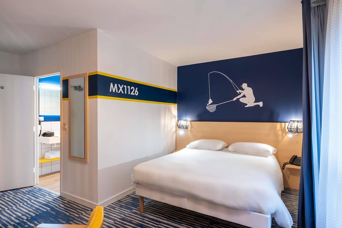 In-room safe, desk, soundproofing, free cribs/infant beds