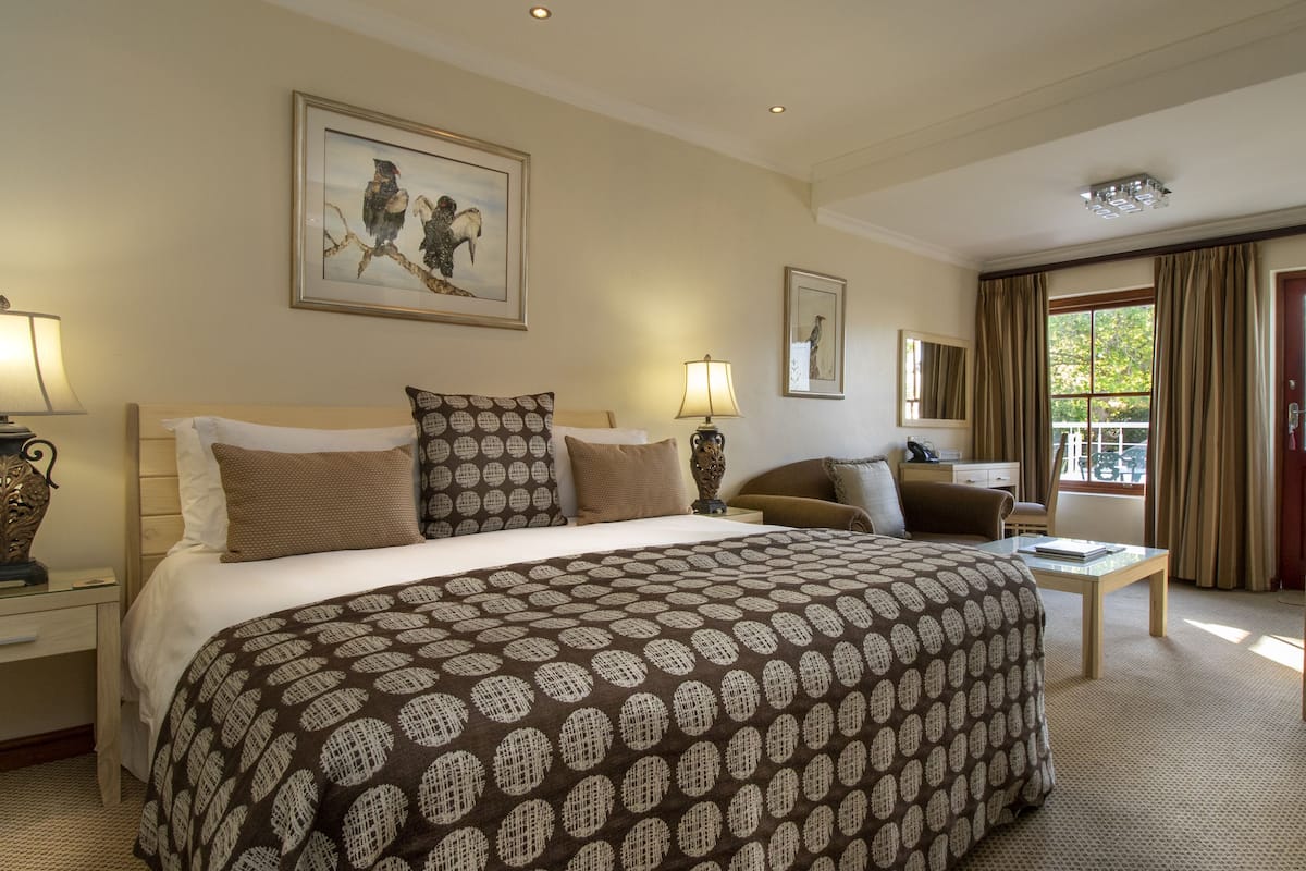 Exclusive Suite, 1 Bedroom, Garden View | Cadar kapas Mesir, peralatan tempat tidur premium, tilam berlapik