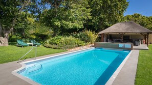 2 outdoor pools, pool loungers - Glen Avon Lodge Boutique Hotel (Cape Town)