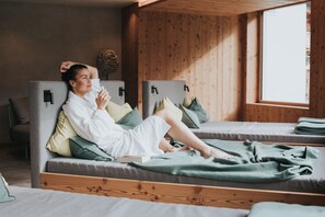 Sauna, hot tub, Turkish bath/hammam, body treatments, hydrotherapy