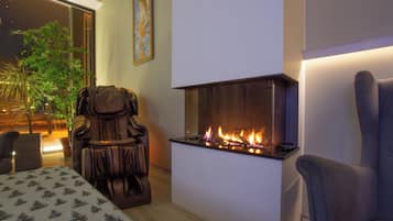 Ruokailu omassa huoneessa