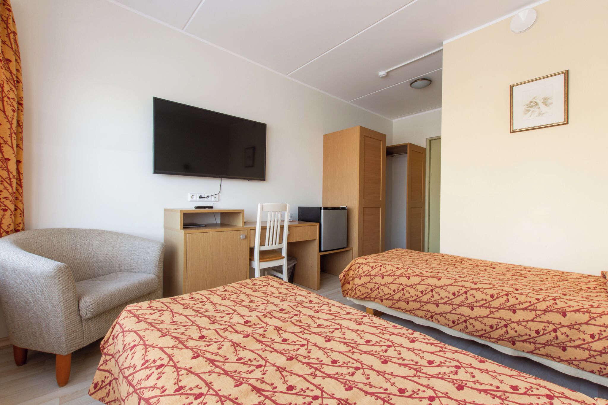 Standard-huone, 2 yhden hengen sänkyä | Allergiatestatut vuodevaatteet, Select Comfort -patjalliset sängyt