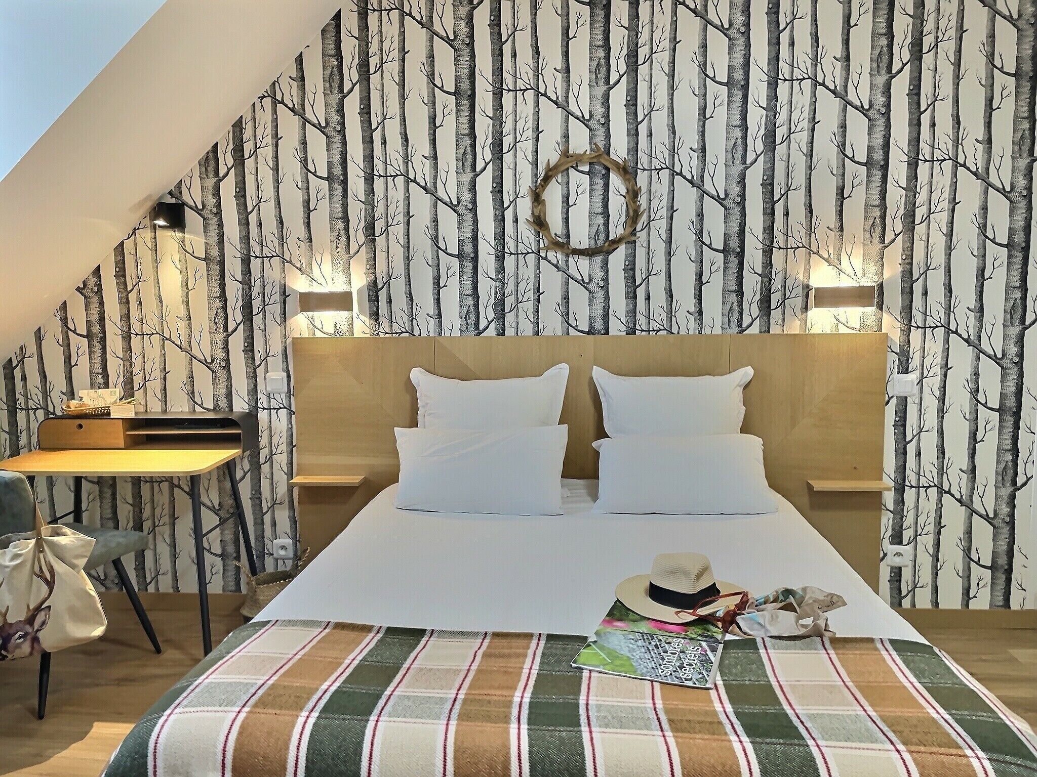 Standard-Doppelzimmer | Schreibtisch, Babybetten, kostenloses WLAN, Bettwäsche