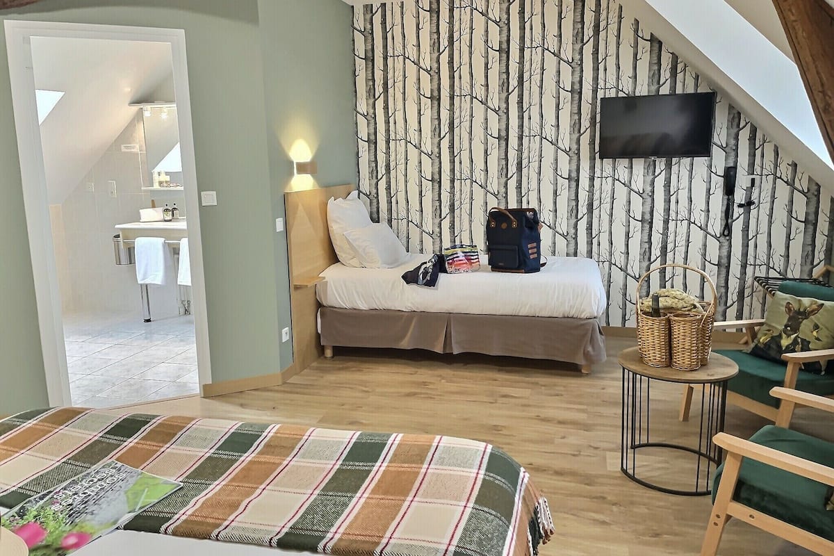 standard triple room | 1 bedroom, desk, free wifi, bed sheets