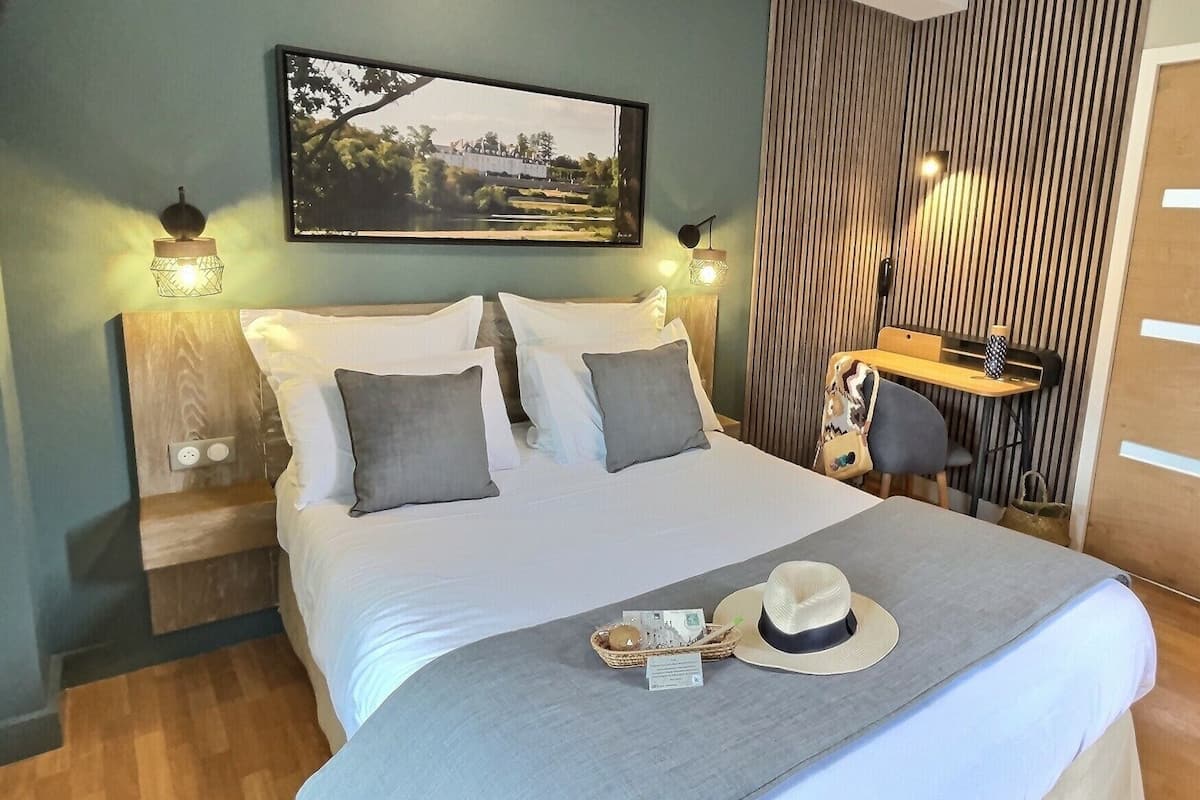 superior double room | 1 bedroom, desk, free wifi, bed sheets