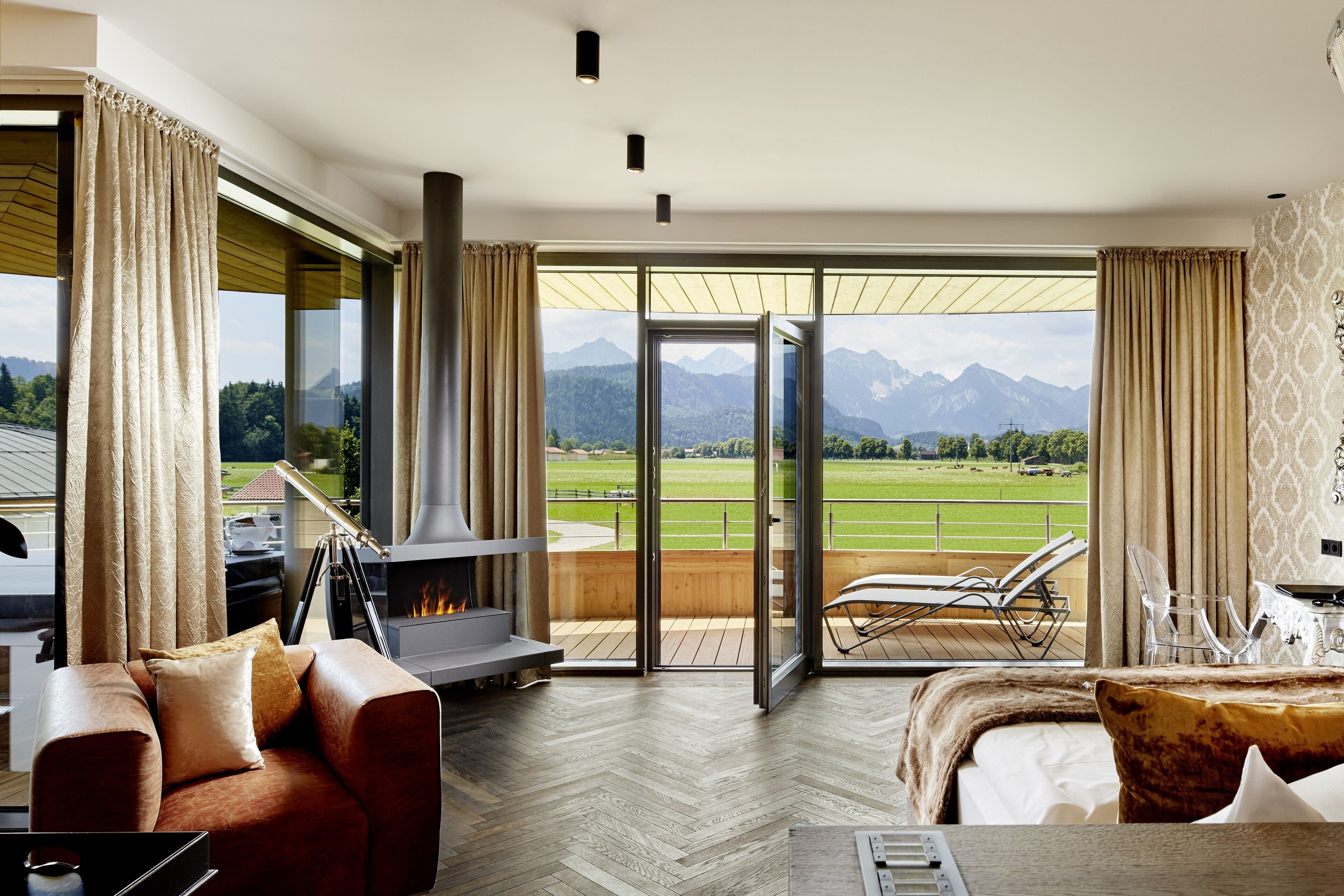 Suite schau Ludwig | 高級寝具、羽毛の掛け布団、ミニバー、セーフティボックス (室内)