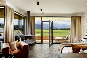 Suite schau Ludwig | Premium bedding, down comforters, minibar, in-room safe