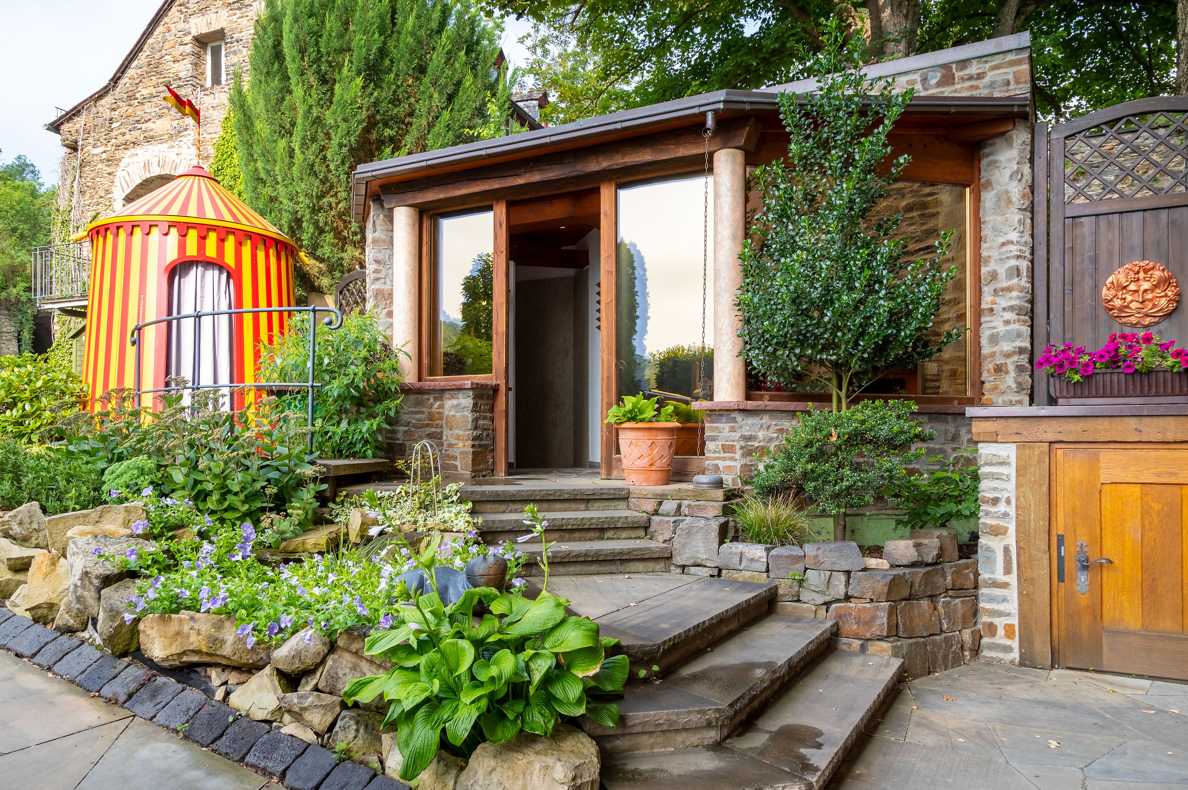 body treatments, body wraps, body scrubs, facials