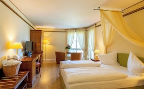 Minibar, in-room safe, desk, free WiFi