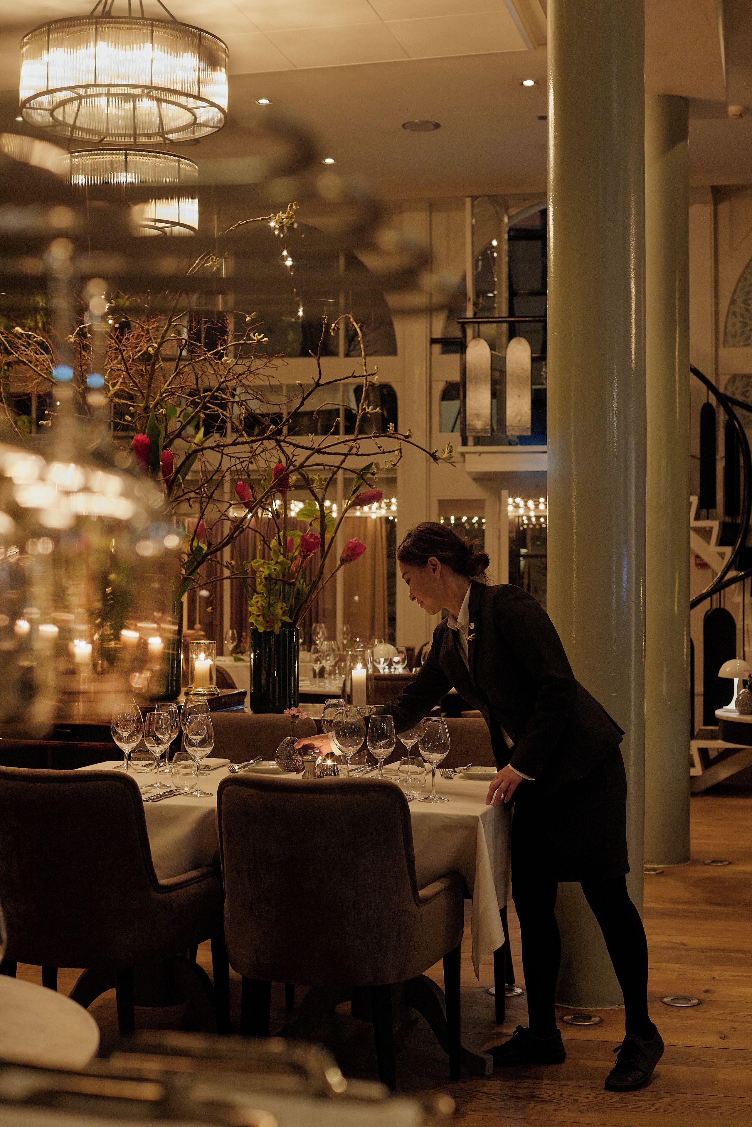 2 restaurants, breakfast, lunch, dinner served; French cuisine