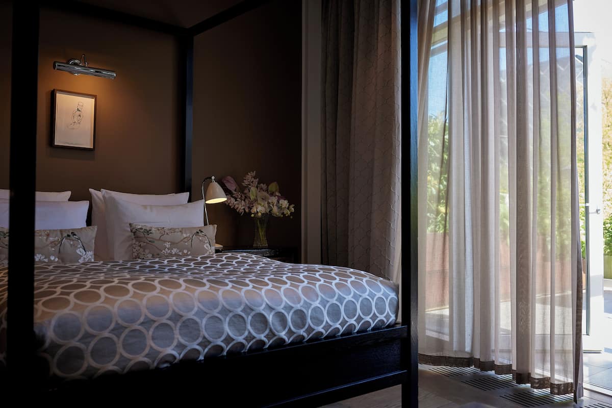 Premium Studio Suite, Balcony | 1 bedroom, Egyptian cotton sheets, premium bedding, memory foam beds