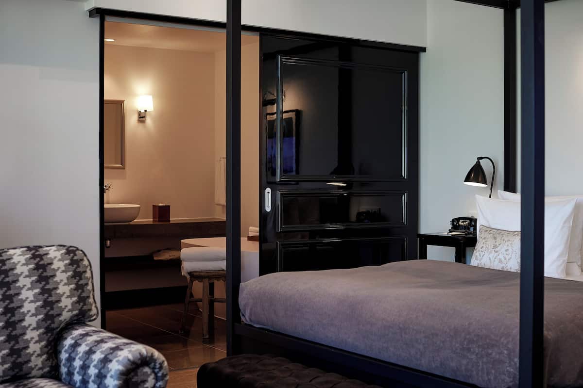 Rom – deluxe, terrasse | 1 soverom, sengetøy i egyptisk bomull og sengetøy av topp kvalitet