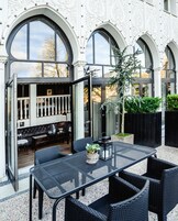 1 bedroom, Egyptian cotton sheets, premium bedding, memory-foam beds