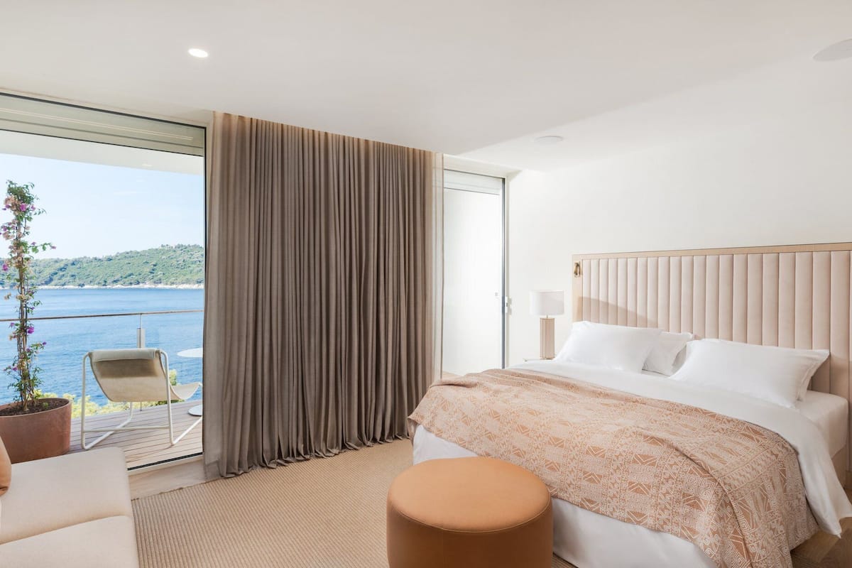 Deluxe Sea View Room