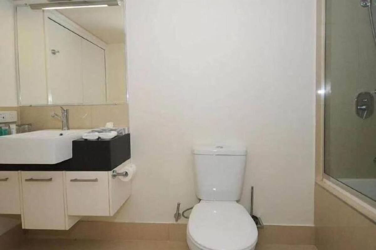 Free toiletries, hair dryer, towels